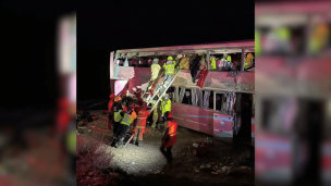 Calama: Volcamiento de bus deja al menos un fallecido y 40 personas heridas