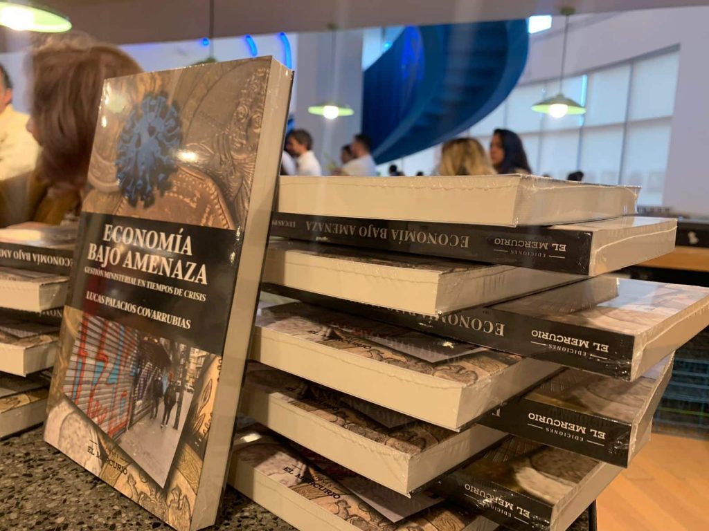 Lucas Palacios, exministro de Economía, presenta su libro "Economía Bajo Amenaza: Gestión ministerial en tiempos de crisis"