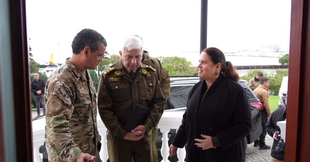 Fortalecimiento de seguridad en la Macrozona sur: Ministerio de Defensa anuncia cambio de estrategia tras el asesinato a tres carabineros en Cañete