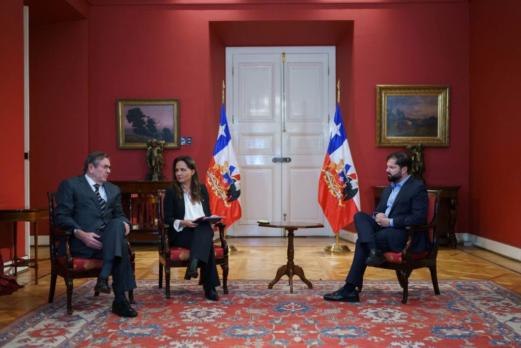 Boric sostuvo reunión con embajador de Chile en Venezuela