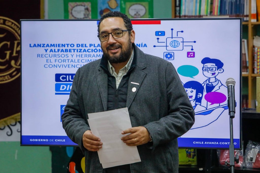 Contraloría detecta $78 mil millones sin rendir en el Ministerio de Educación