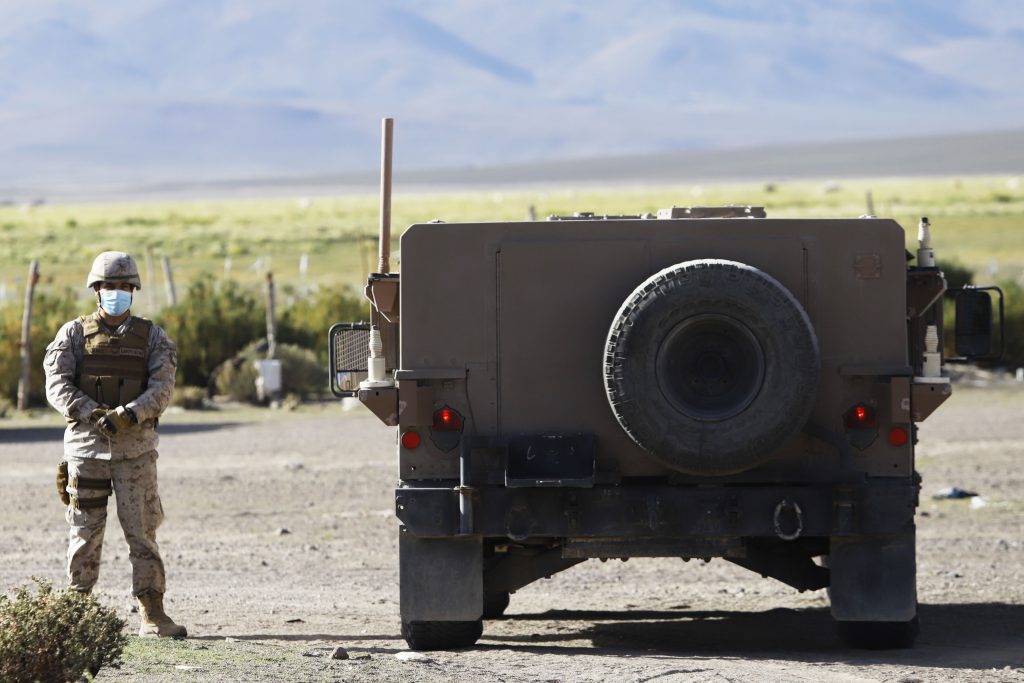 Patrulla mixta de Carabineros y el Ejército disparó a ciudadanos extranjeros en la zona fronteriza con Bolivia.