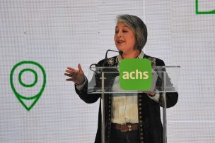 Ministra Jara hace guiño a la reforma previsional en medio de acto de la ACHS por el Día del Trabajador