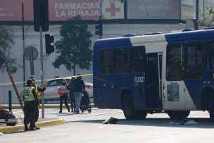 Tres personas fueron atropelladas por bus RED en Santiago