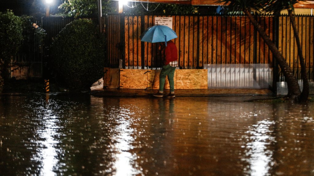 Quilicura Las fuertes lluvias provocan anegamientos en Quilicura.