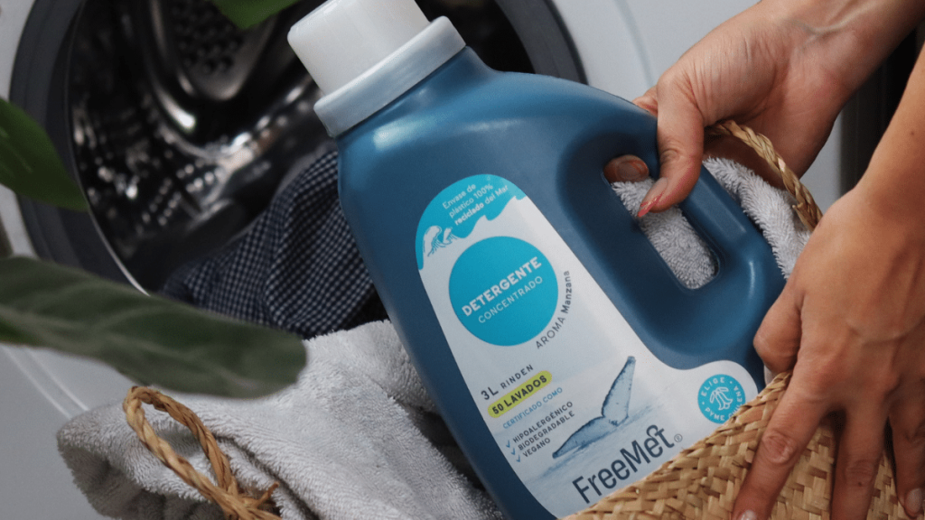 envase hecho 100% de boyas Emprendedoras chilenas crean el primer envase hecho 100% de boyas recuperadas del mar