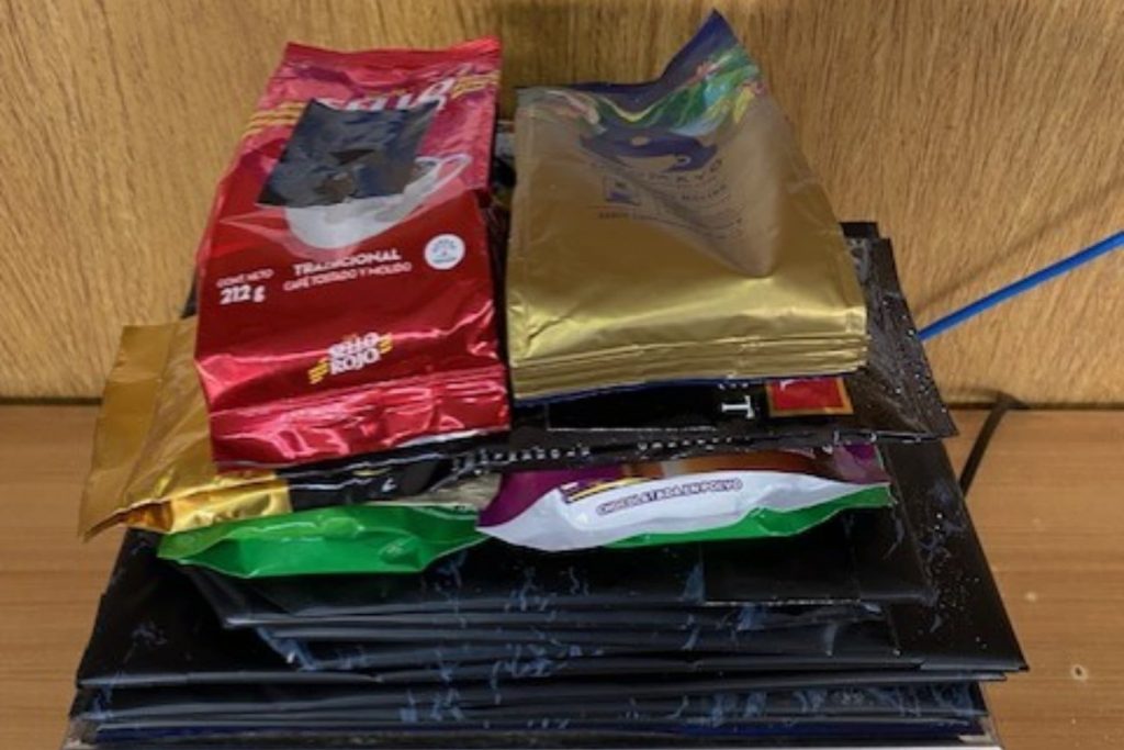 Aduanas decomisa cinco kilos de cocaína