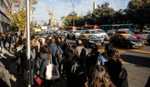 Por falla en Línea 1: Las Condes refuerza red con buses eléctricos gratuitos