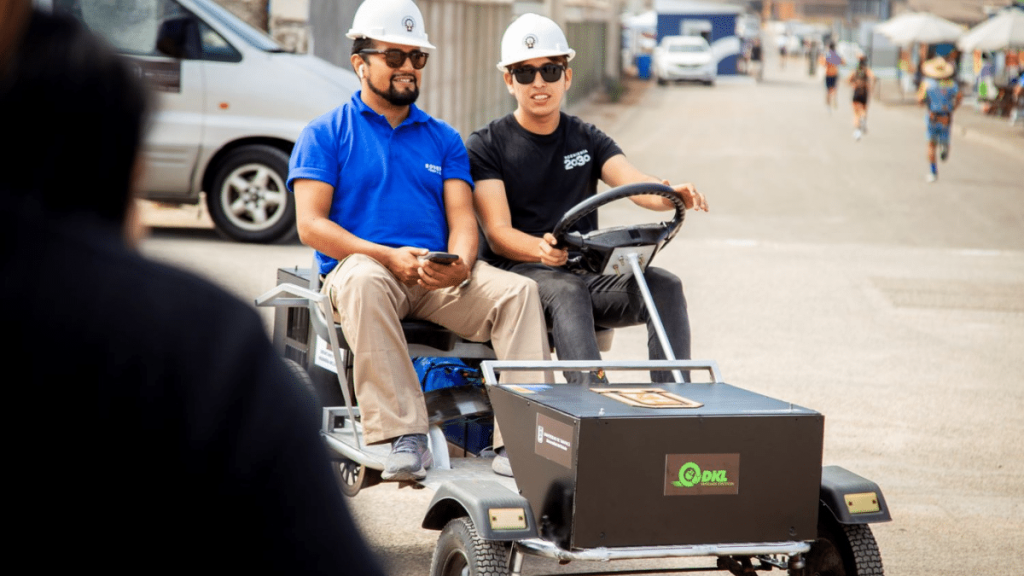 GreenMove GreenMove es un vehículo totalmente eléctrico.