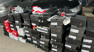 PDI incautó más de 100 pares de zapatillas falsificadas en Macul