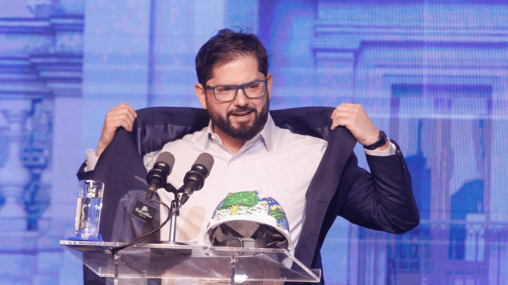 Isapres Presidente Boric destacó la aprobación de la ley corta de Isapres, pero a su vez las criticó.