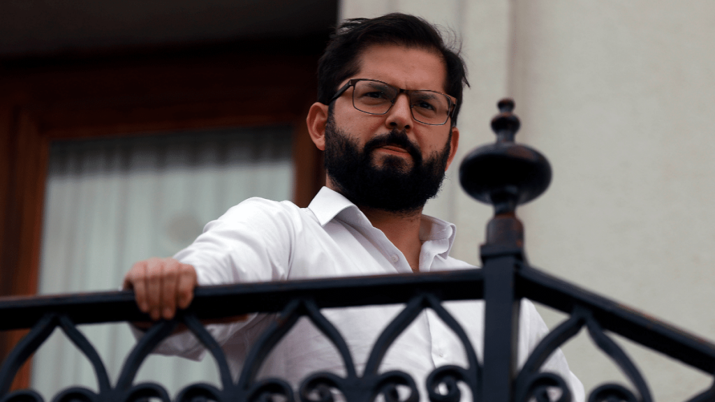 Republicanos emplazan a Boric: 