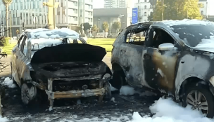 Fiscalía investiga caso de dos vehículos incendiados frente a la Gobernación del Biobío