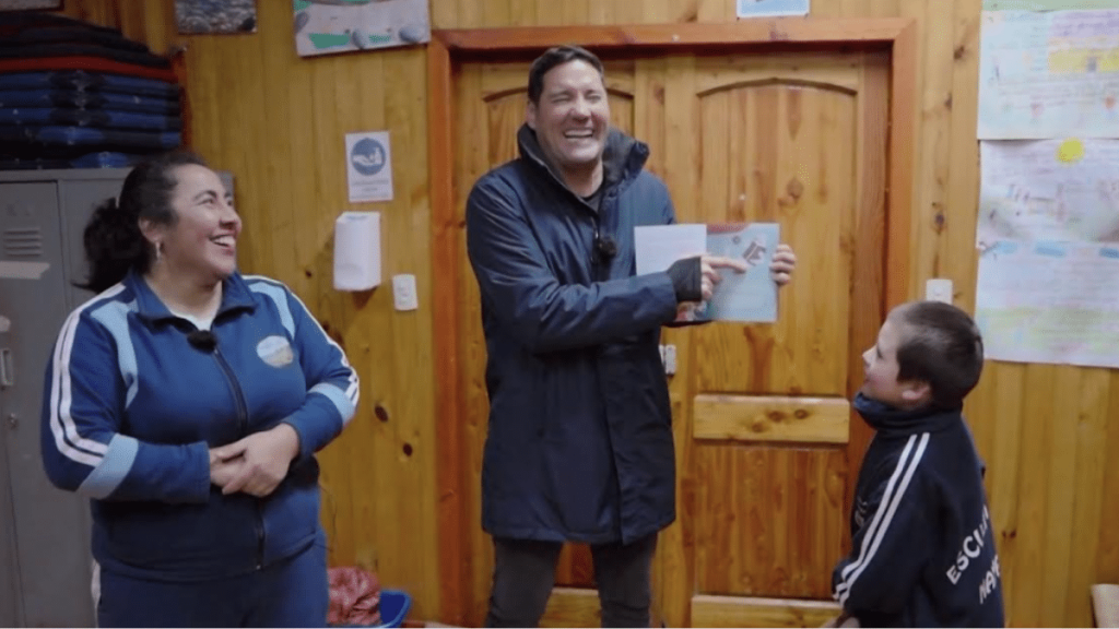 Pancho Saavedra visitará Chiloé con “Lugares que hablan” para conocer una escuela con solo dos alumnos