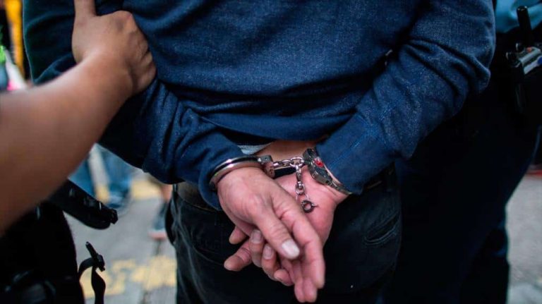 Detienen en Paine a hombre acusado de agredir a lactante de diez meses