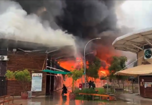 Incendio consume la Plaza de Abastos en Illapel