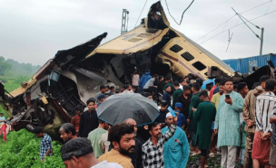 Choque de trenes deja 15 muertos en India