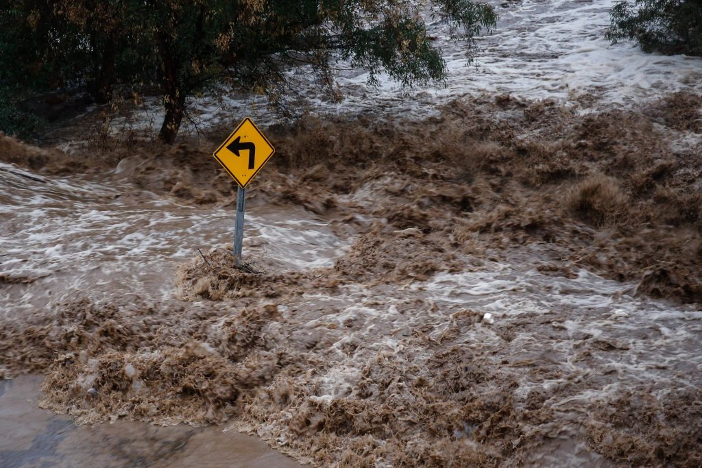 Ordenan evacuar sector de Rancagua por desborde de estero