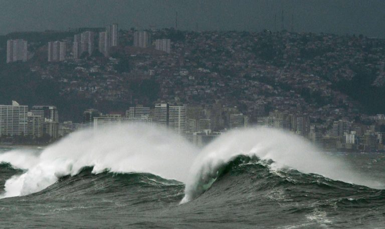 Alerta por marejadas anormales: fuerte oleaje afectará gran parte del litoral desde este jueves