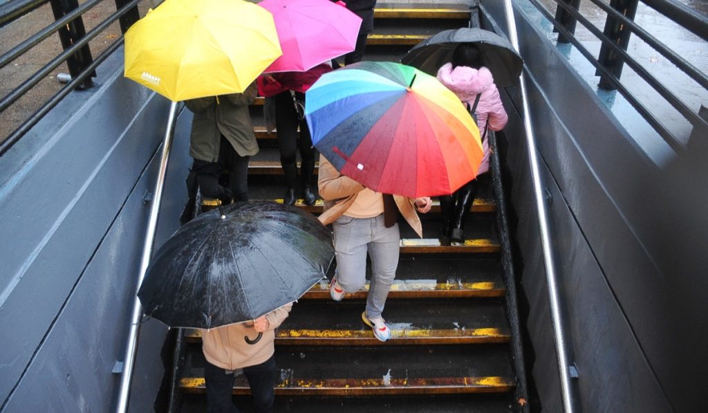 DMC actualiza alerta meteorológica por lluvias “moderadas a intensas” en seis regiones