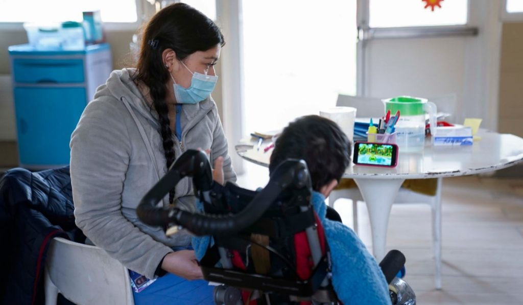 Cuidar, contener y educar: El rol de Cottolengo con sus residentes con TEA