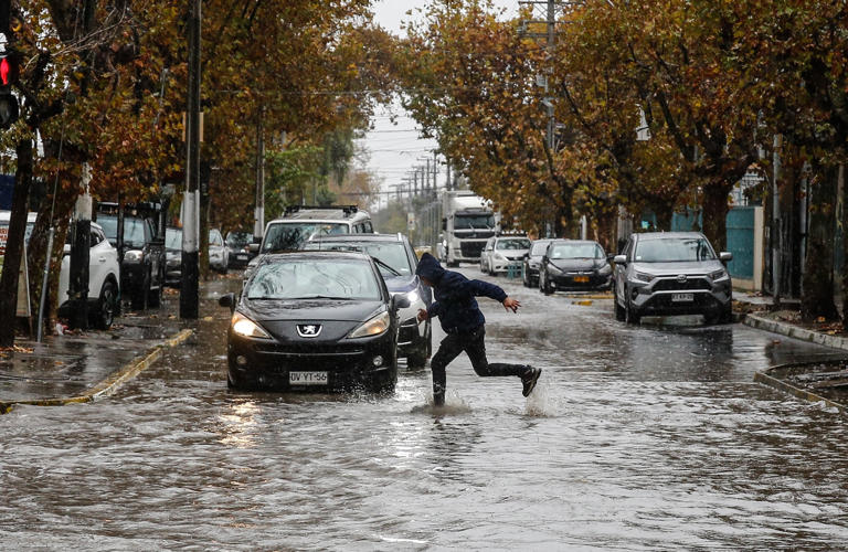 Precipitaciones en Santiago se extenderán durante todo el fin de semana
