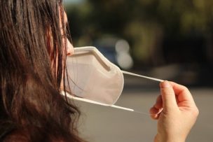 Ante alza de enfermedades respiratorias: ¿En qué fijarse al momento de elegir mascarillas?