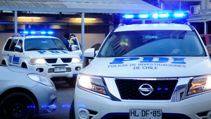 PDI busca a tres delincuentes que robaron vehículo en La Florida: Sujetos bajaron a la fuerza a menores de edad