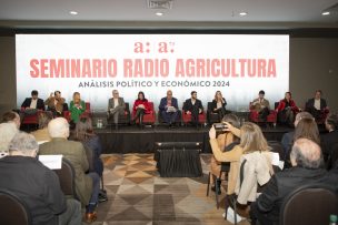 Así fue el primer seminario político y económico de Radio Agricultura