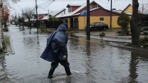 Sistema frontal en zona centro-sur: Senapred reporta anegamientos, cortes de luz, daños a viviendas y suspensión de clases