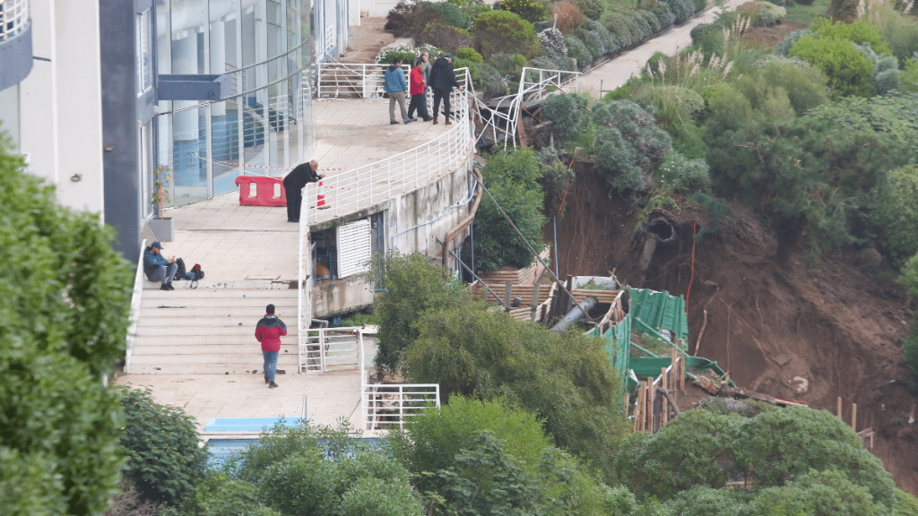 Experto y socavón en edificio Euromarina II de Reñaca: “La geología de ese sector es compleja, porque es un campo dunar”