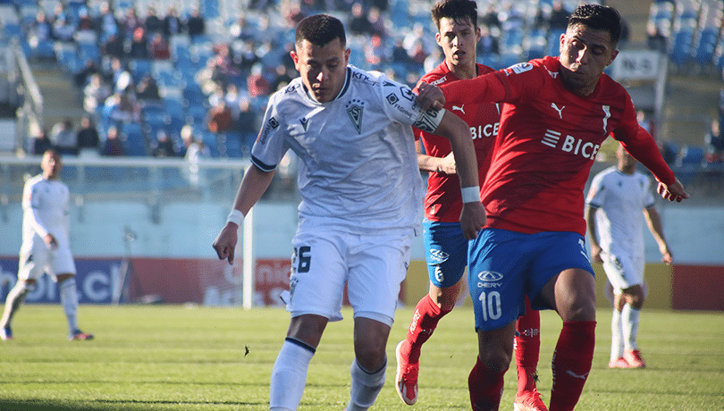 Santiago Wanderers consigue heroico empate para dejar en el camino a la UC en la Copa Chile