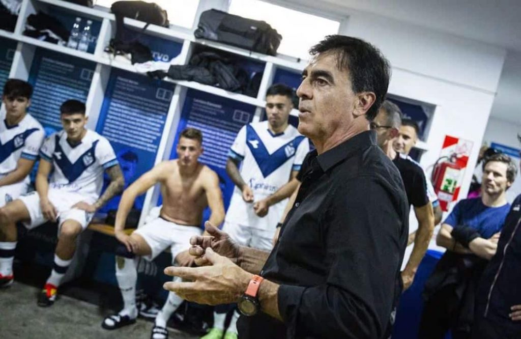 Gustavo Quinteros y el presente de Ricardo Centurión: “Estoy muy triste porque hablé mucho con él”