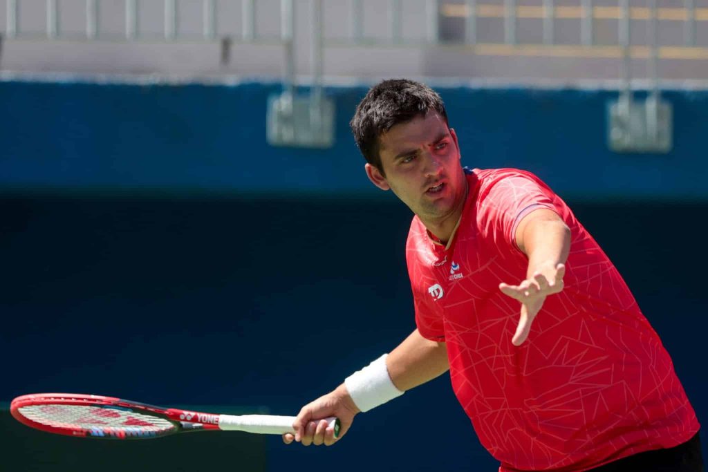 Duro traspié: Tomás Barrios pierde en su inicio por la gira de torneos sobre césped