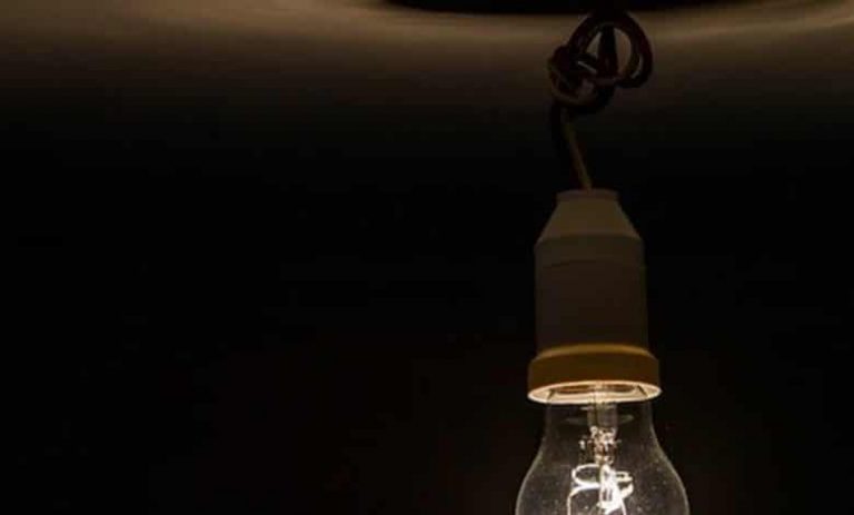 Más de 160 mil hogares están sin electricidad por el sistema frontal: así puedes reclamar ante la SEC