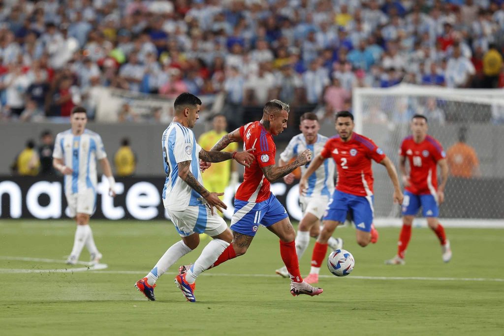 La Roja pierde sobre la hora ante Argentina y se juega la clasificación ante Canadá