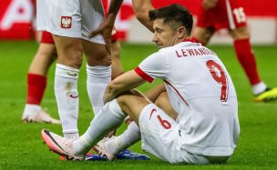 ¡Insólito! Delantero de Polonia se lesiona celebrando y Lewandowski genera incertidumbre