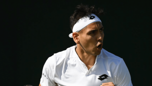 Alejandro Tabilo se estrena en Wimbledon con victoria sobre Daniel Evans