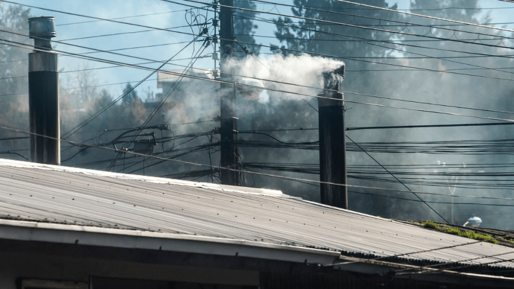 Prohibición de encender calefactores a leña y derivados de la madera por la alerta ambiental en la RM.
