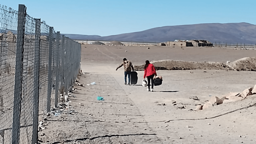 Bancada de senadores UDI ante posible “avalancha” de migrantes venezolanos: “No será resistida por Chile”