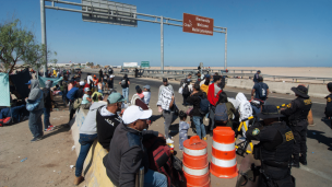 Inmigración en Chile: Amplio respaldo a mayores controles y medidas más estrictas, según Cadem
