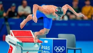 ¡Nuevo récord nacional! Eduardo Cisternas rompe su propia marca en natación en París 2024