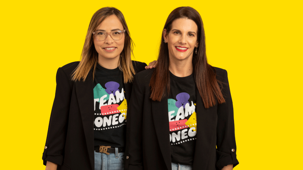 Tatiana Luis López, autista y especialista en autismo, junto a Dafne Santana Alemán, reconocida terapeuta educacional. 