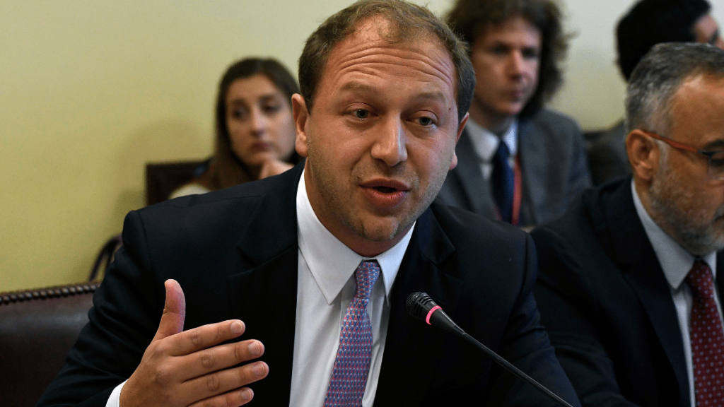 Exsubsecretario de Hacienda, Alejandro Weber, por subsidio eléctrico.