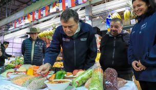 Ministro de Agricultura llama a consumir productos de invierno: “Todo lo cítrico tiene una baja muy sustancial” 