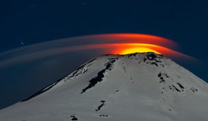 Senapred monitorea alerta amarilla por actividad del Volcán Villarrica