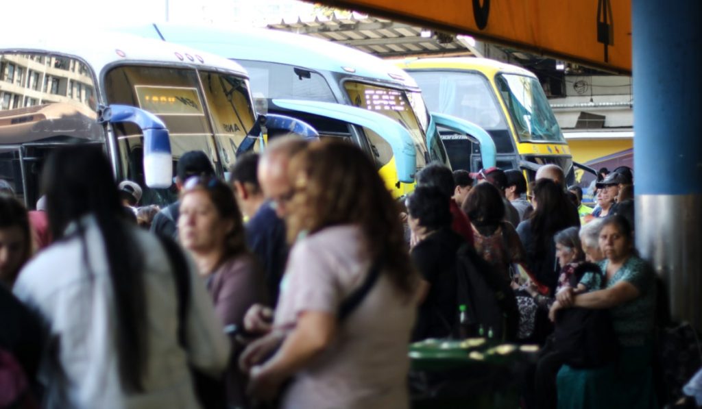 Fin de semana “largo”: MOP proyecta  que más de 440 mil vehículos saldrán de la RM