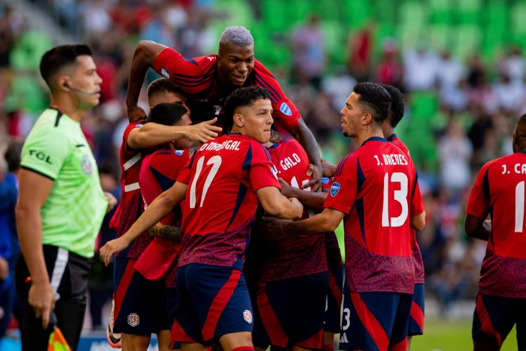 Costa Rica cierra su participación con triunfo sobre Paraguay en Copa América