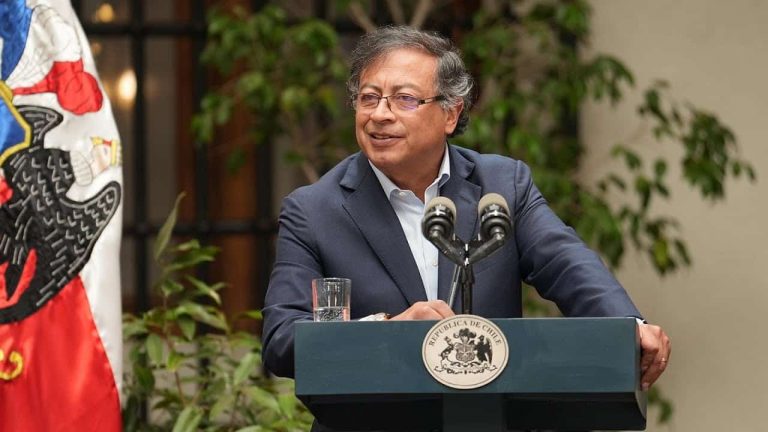 Gustavo Petro rechaza resultados preliminares de primera vuelta presidencial en Colombia