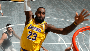 Jugará hasta los 42 años: LeBron James renueva su contrato con los Lakers